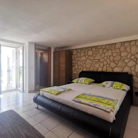 Niko Apartment *