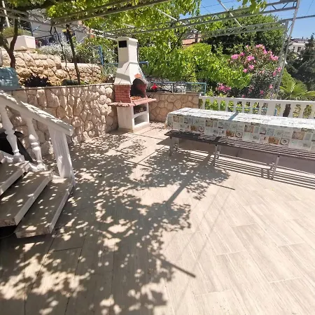 Niko Apartment *