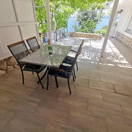 Niko Apartment