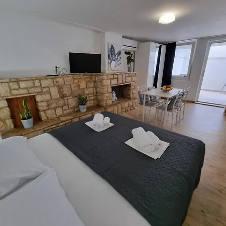 Apartment Niko 70m From The
