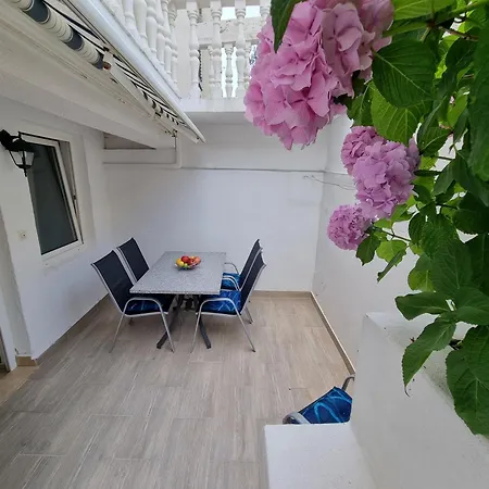 Niko Apartment *