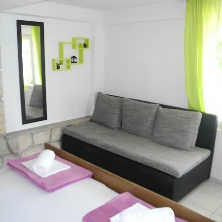 Niko 70m From The Apartamento *