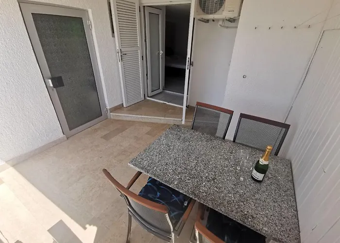 Niko 70m From The Apartmán
