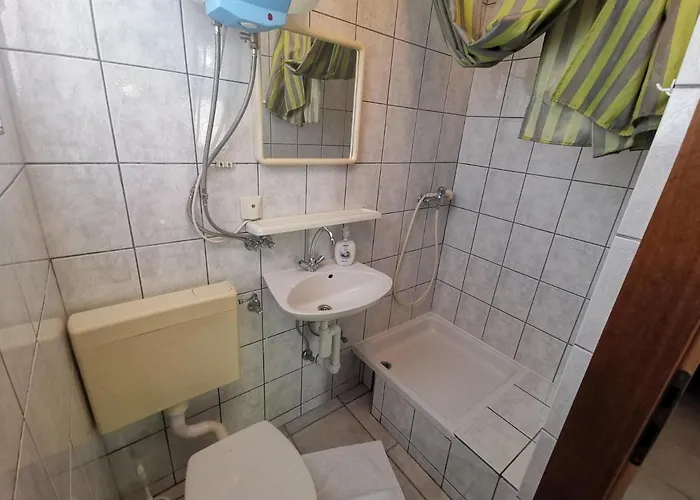 Niko 70m From The Apartamento Dramalj