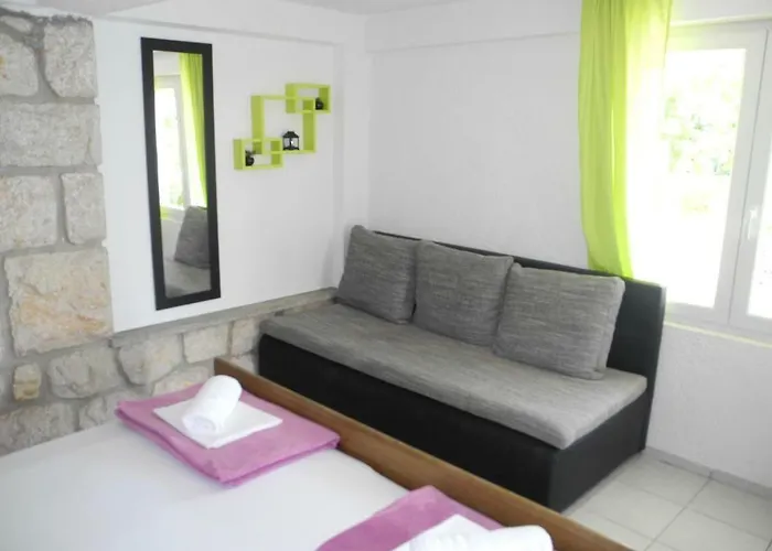 Niko 70m From The Apartamento *